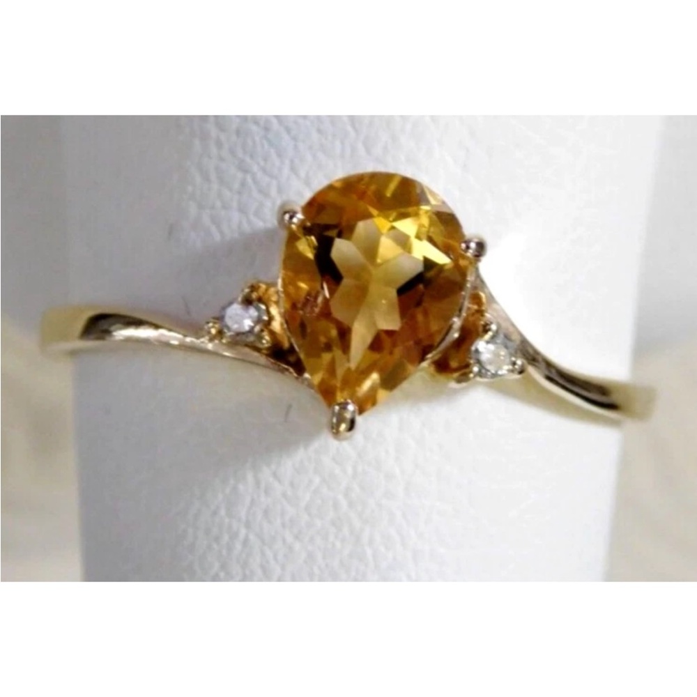 Ladies 10K Karat Yellow Gold Pear Shape Citrine Ring- Size 10-